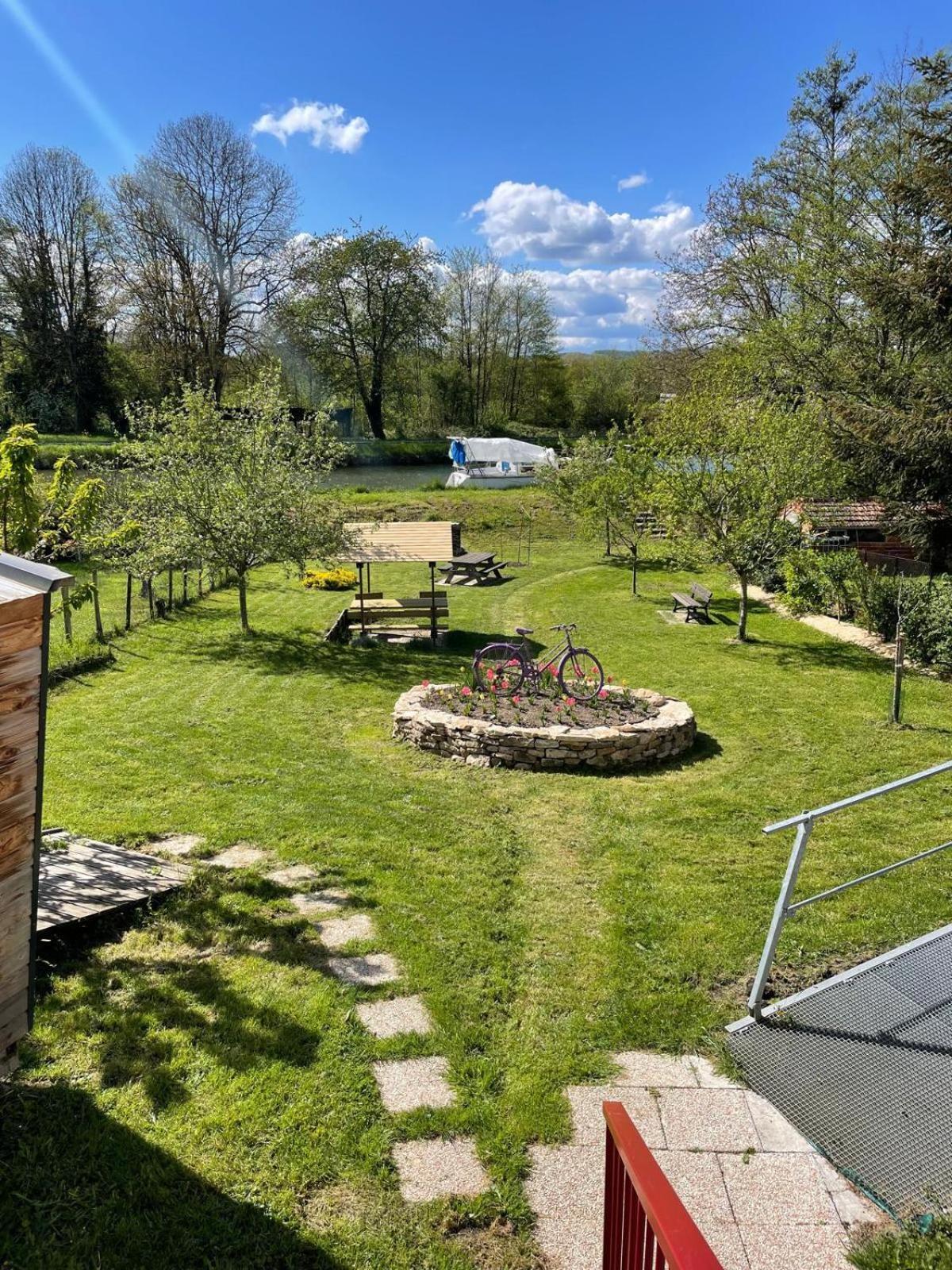 Cabanes de Randonnee Saint-Berain-sur-Dheune Buitenkant foto